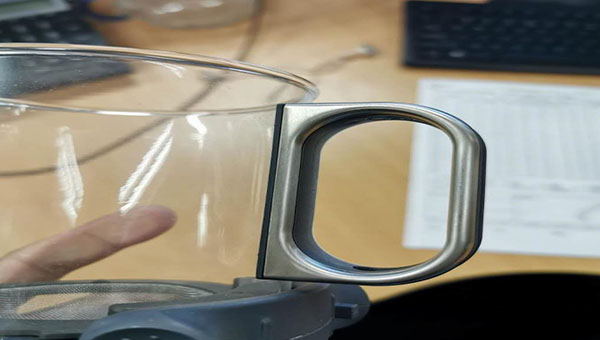 玻璃工艺品胶粘气味太大怎么解决？汇巨粘玻璃低气味结构胶解决方案！